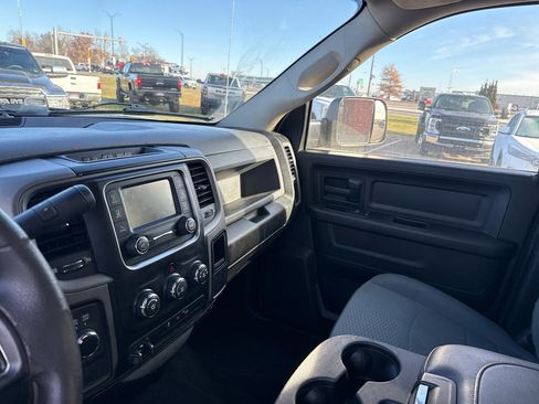 Used 2018 RAM 3500 Tradesman w/ Chrome Appearance Group image 10