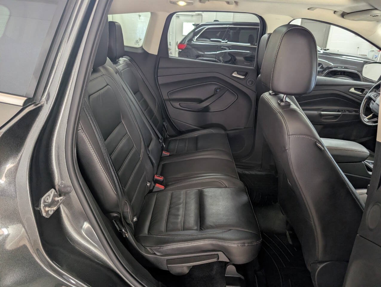 Used 2017 Ford Escape Titanium w/ Canadian Touring Package AWD/4WD image 18