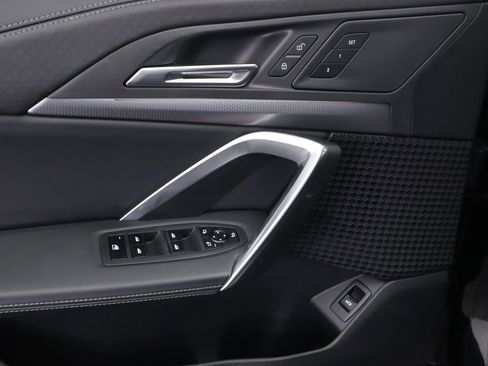 Certified 2025 BMW X2 xDrive28i image 23