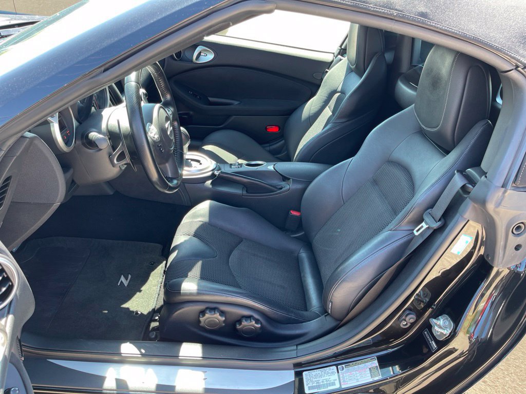 Used 2015 Nissan 370Z Touring Sport RWD image 11