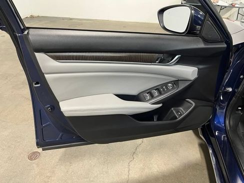 Used 2019 Honda Accord EX image 25