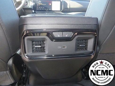 Used 2025 GMC Sierra 1500 AT4 image 48