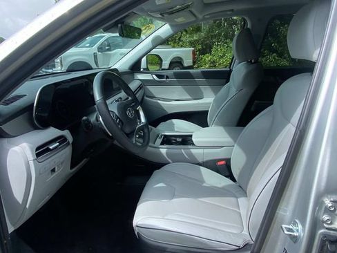 Used 2023 Hyundai Palisade SEL w/ Premium Package FWD image 12