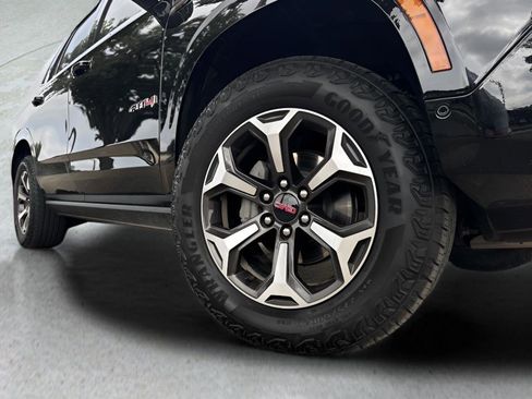 Used 2025 GMC Yukon AT4 Ultimate w/ LPO, Floor Liner Package AWD/4WD image 8