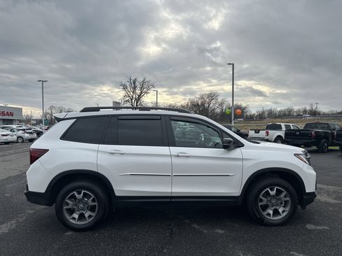 Used 2023 Honda Passport TrailSport image 4