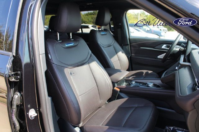New 2027 Ford Explorer Platinum RWD image 7