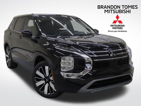 New 2025 Mitsubishi Outlander SE image 1