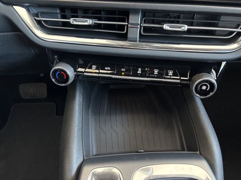 New 2026 Chevrolet Equinox EV LT image 17