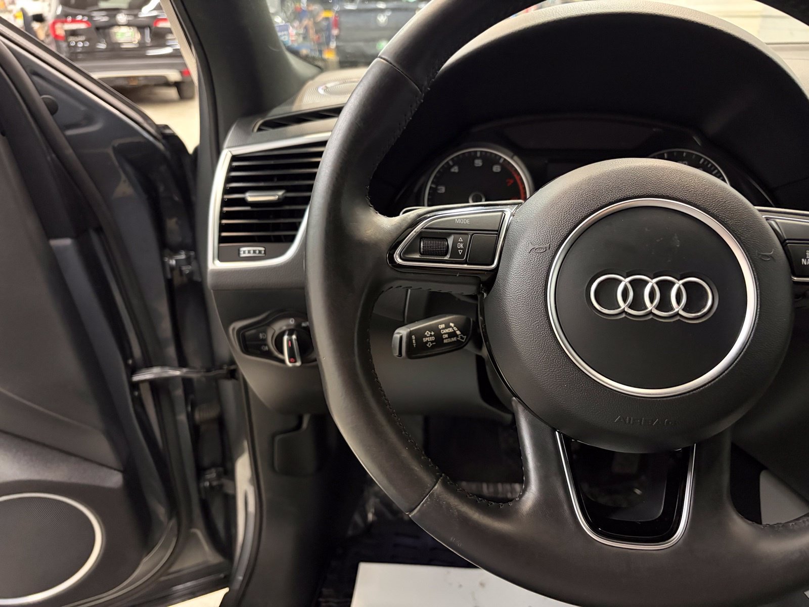 Used 2017 Audi Q5 2.0T Premium Plus w/ Technology Package AWD/4WD image 12