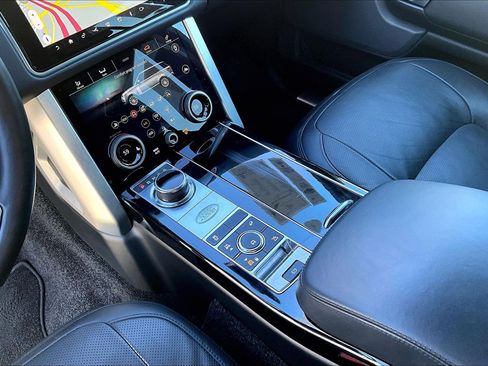 Used 2020 Land Rover Range Rover HSE image 18