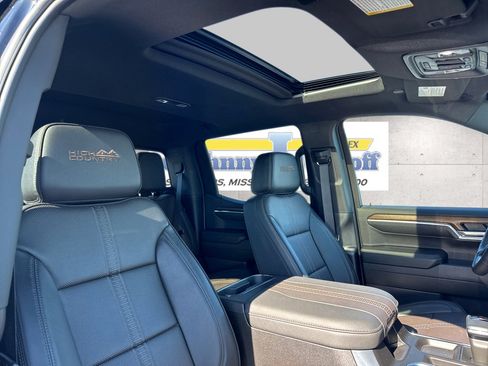 Used 2024 Chevrolet Silverado 1500 High Country image 7