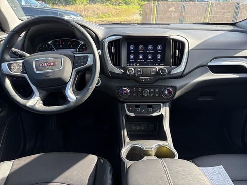 Used 2024 GMC Terrain SLT w/ Tech Package image 11