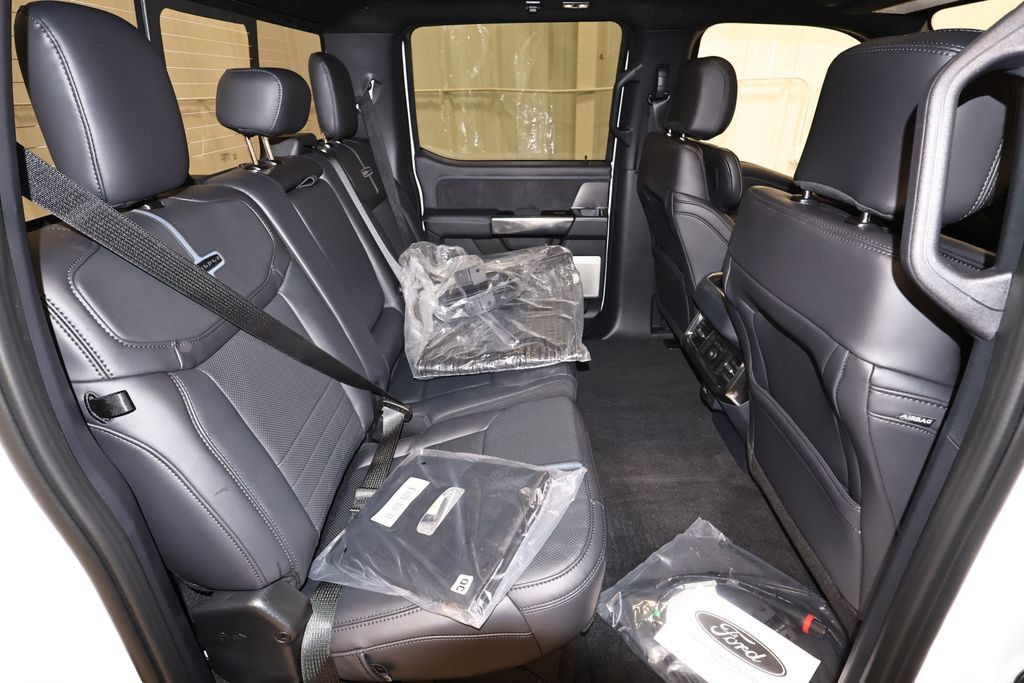 New 2026 Ford F450 Platinum w/ FX4 Off-Road Package AWD/4WD image 16