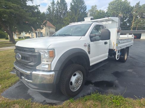 Used 2022 Ford F550 4x4 Regular Cab Super Duty image 2