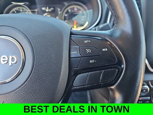 Used 2021 Jeep Cherokee Latitude Plus FWD image 17