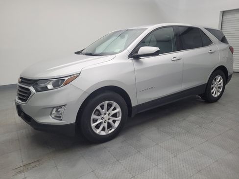Used 2019 Chevrolet Equinox LT image 2