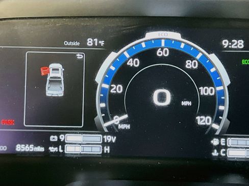 Used 2026 Toyota Tundra Limited AWD/4WD image 22