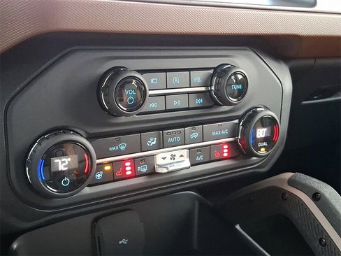 Certified 2024 Ford Bronco Outer Banks image 17