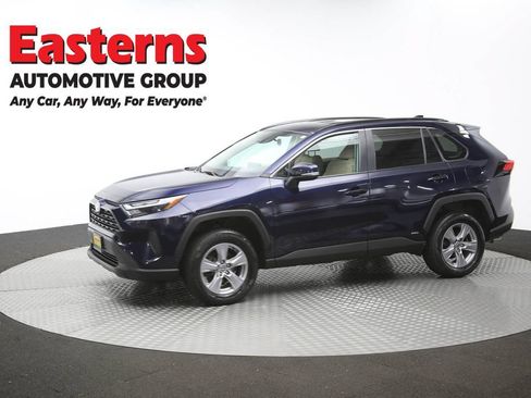 Used 2022 Toyota RAV4 XLE AWD/4WD image 62