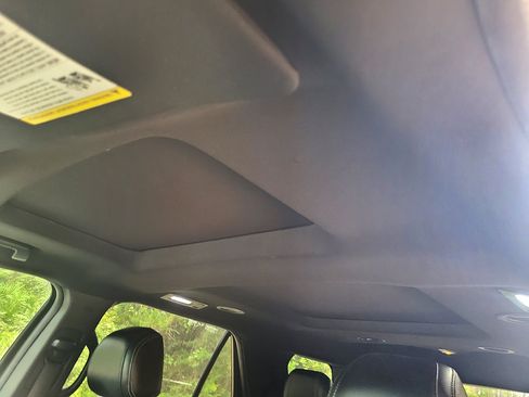 Used 2016 Ford Explorer Limited w/ Equipment Group 301A FWD image 11