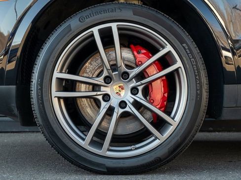 Used 2022 Porsche Cayenne S AWD/4WD image 12