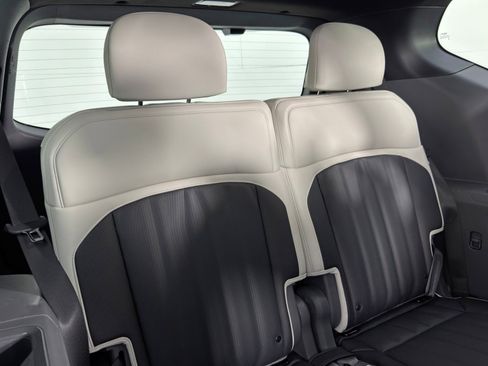 Used 2024 Kia EV9 GT-Line image 40