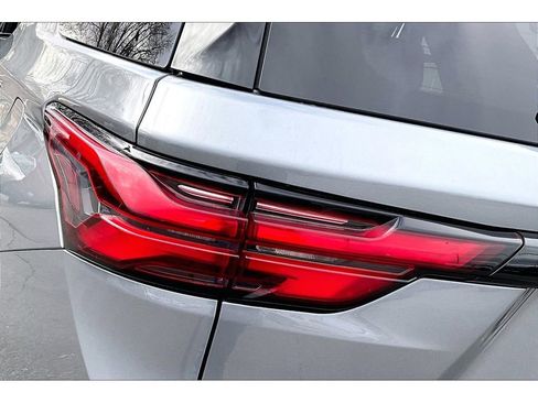 Used 2023 Chevrolet Traverse Premier w/ Redline Edition image 22