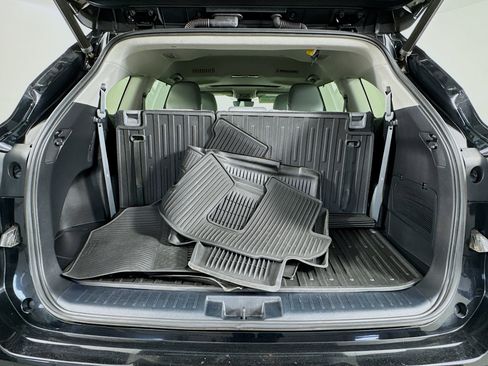 Used 2022 Toyota Highlander XLE AWD/4WD image 26