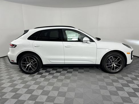 Certified 2025 Porsche Macan image 8