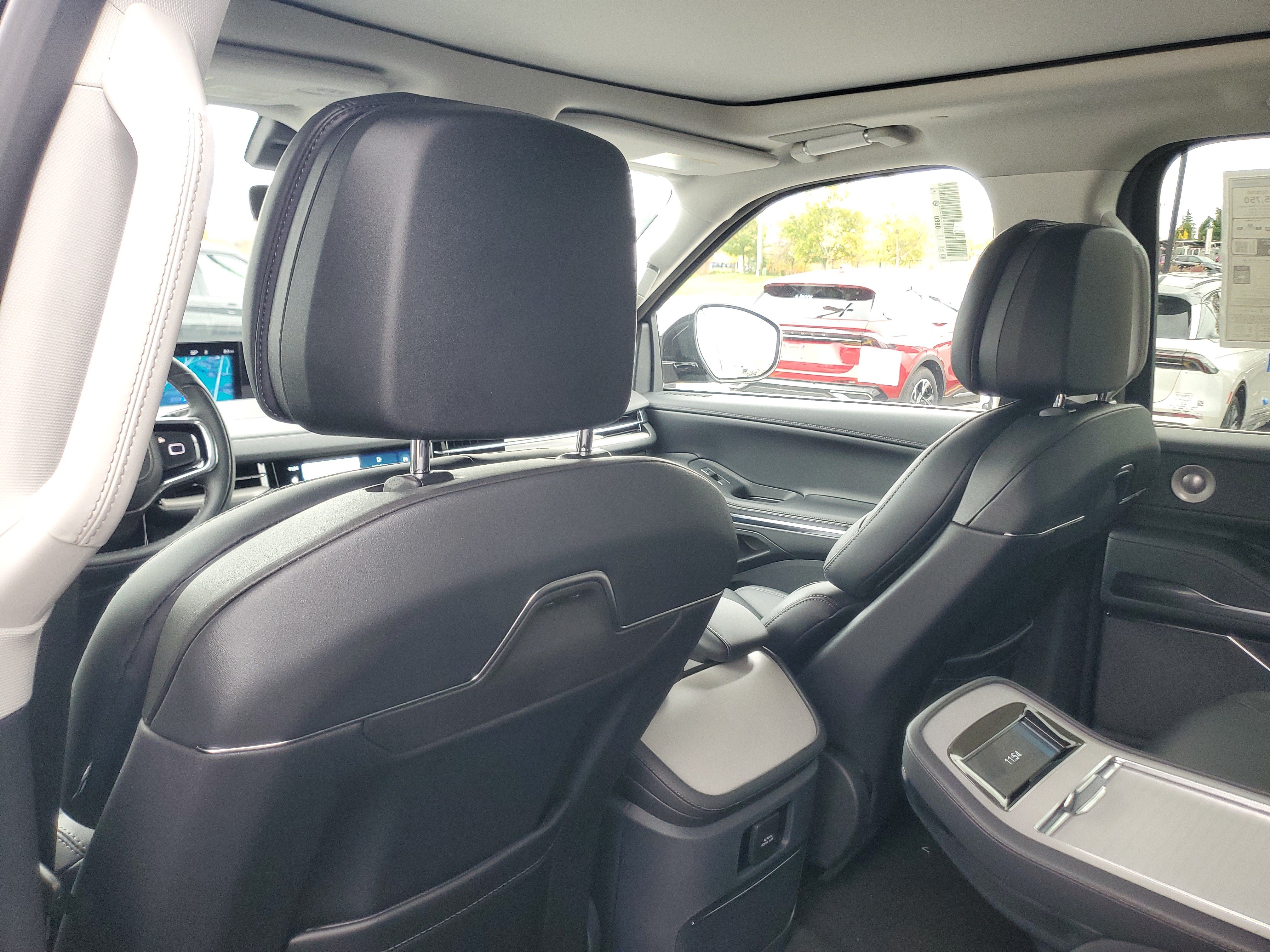 New 2027 Lincoln Navigator Reserve AWD/4WD image 28