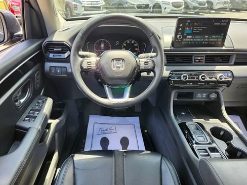 Used 2024 Honda Pilot Touring image 13
