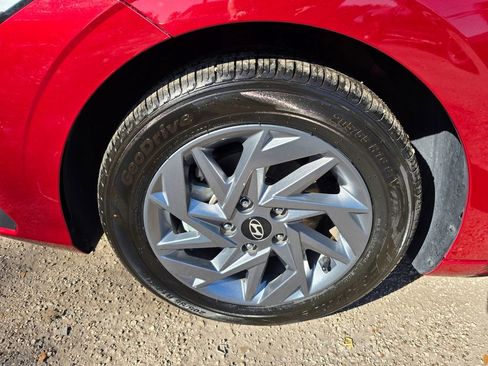 Used 2024 Hyundai Elantra Blue image 10