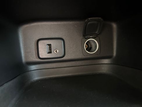 Used 2018 Chevrolet Equinox LT FWD image 18