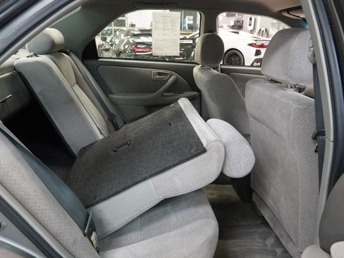 Used 2000 Toyota Camry LE FWD image 27