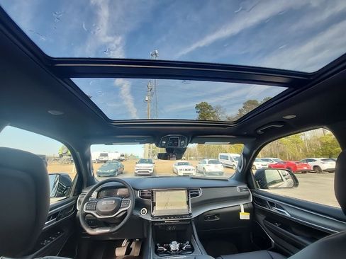 New 2026 Jeep Grand Wagoneer Limited AWD/4WD image 5