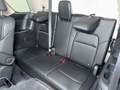 Used 2025 Nissan Pathfinder Platinum image 29