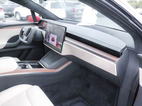 Used 2024 Tesla Model X AWD/4WD image 25