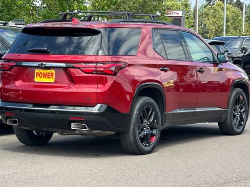 Used 2022 Chevrolet Traverse Premier w/ Redline Edition AWD/4WD image 4