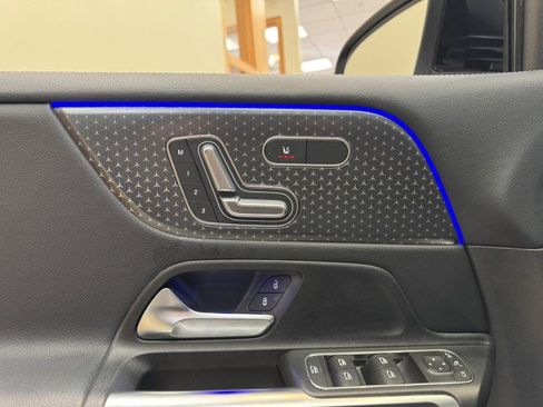 Certified 2025 Mercedes-Benz GLB 250 image 18