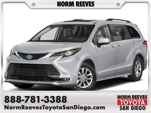 Used 2022 Toyota Sienna XLE w/ XLE Plus Package FWD image 1
