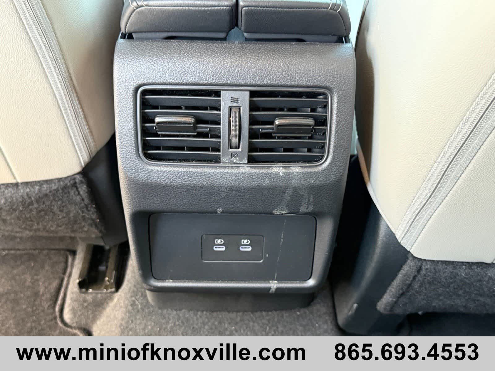 Used 2025 Nissan Rogue SL AWD/4WD image 16