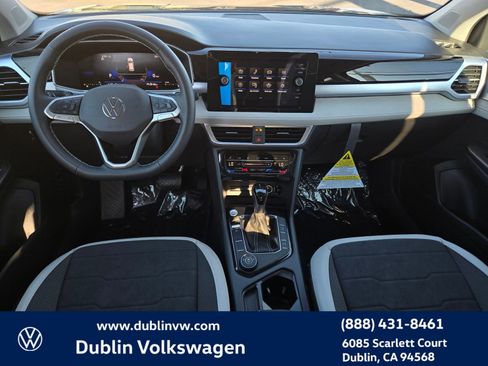 New 2025 Volkswagen Taos SE image 12