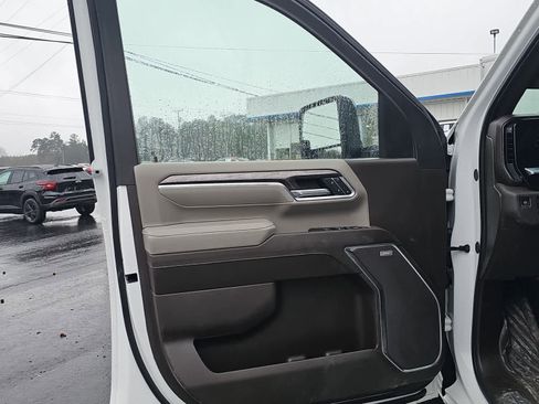 Used 2024 Chevrolet Silverado 2500 LTZ w/ LTZ Plus Package image 11