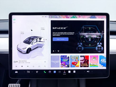 Used 2023 Tesla Model Y Performance image 5