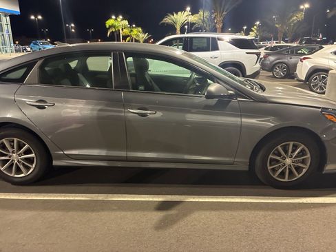 Used 2019 Hyundai Sonata SE w/ Cargo Package image 11