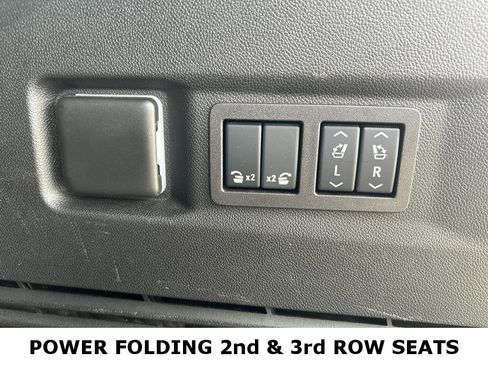Used 2024 Chevrolet Tahoe Z71 w/ Luxury Package AWD/4WD image 18