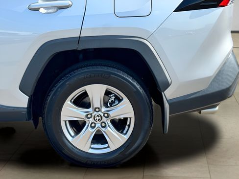 Used 2022 Toyota RAV4 XLE w/ Convenience Package AWD/4WD image 39
