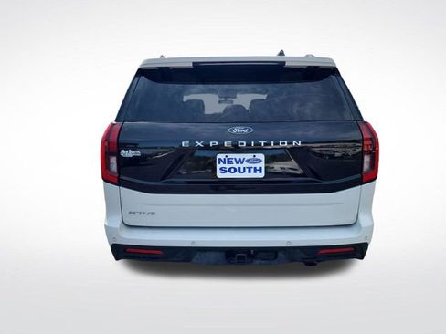 Used 2025 Ford Expedition Active image 4
