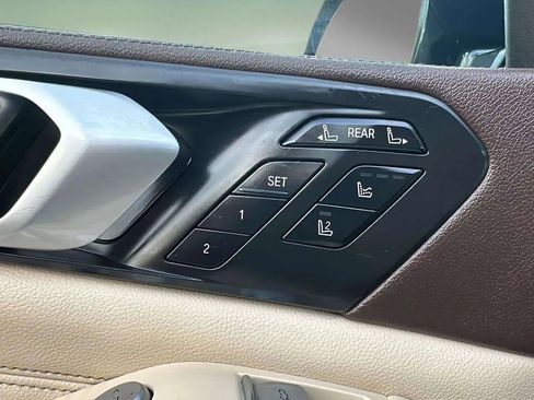 Used 2019 BMW X7 xDrive40i w/ Premium Package image 16