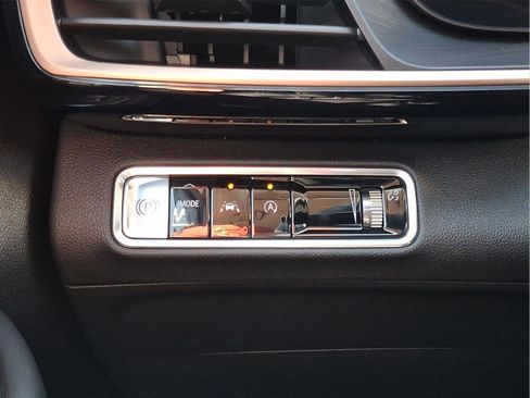 Used 2024 Buick Envision Sport Touring AWD/4WD image 40